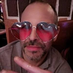 Meet your Posher, Louis